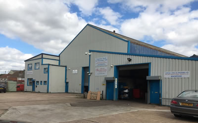 Industrial Units in Oldbury Road, West Bromwich. B70 9DE.